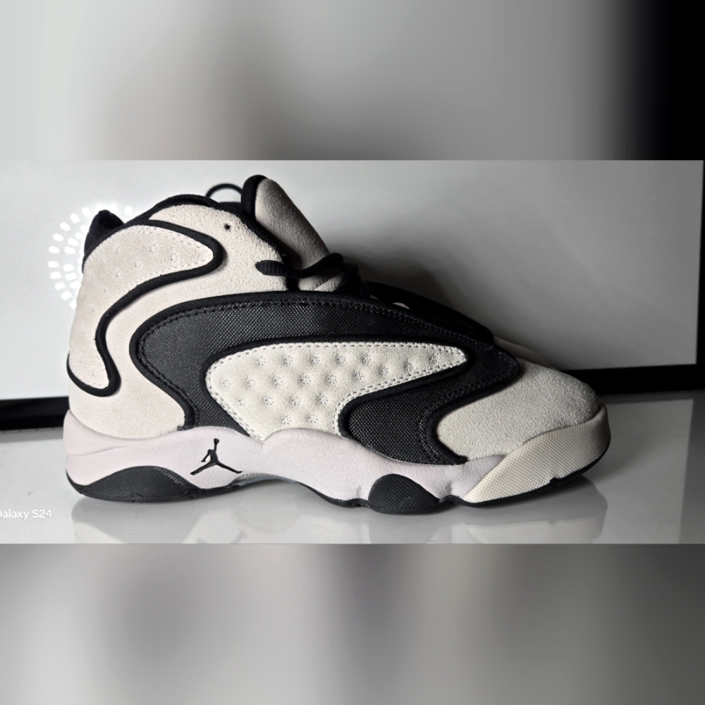 OG, BARLEY ROSE, Jordan, Size 7.5 women's White leather with dark blue accents.